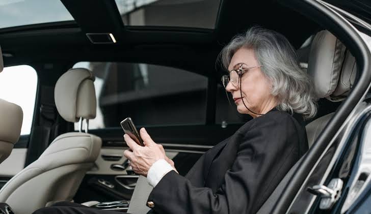 Hourly Chauffeur Service Amsterdam- Flexible Luxury Travel for Business & Leisure