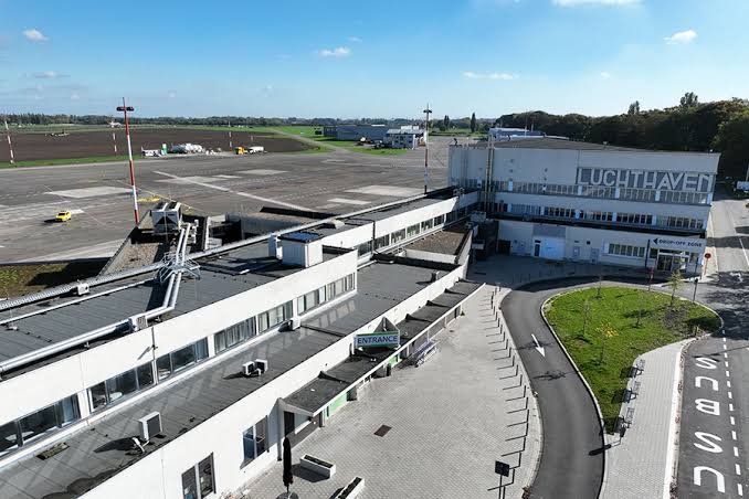 Why Choose Our Antwerp Airport Transfer Service?