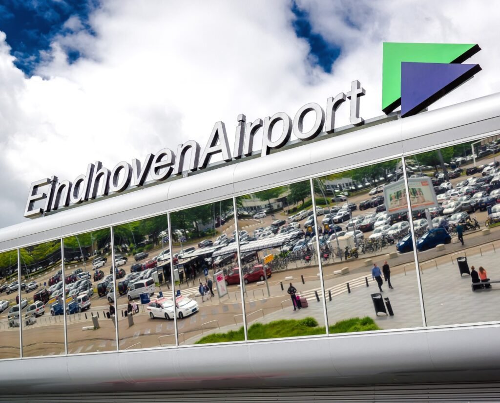 Why Choose Our Eindhoven Airport Transfer Service?