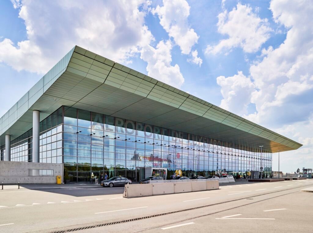 Why Choose Our Luxembourg Airport Transfer Service?