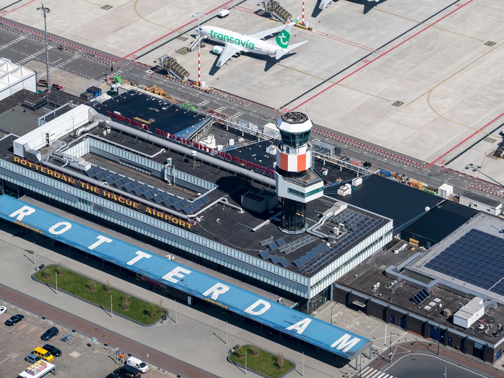 Why Choose Our Rotterdam Airport Transfer Service?