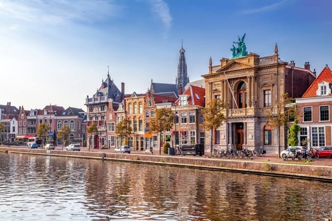 Discover Haarlem in Comfort and Style